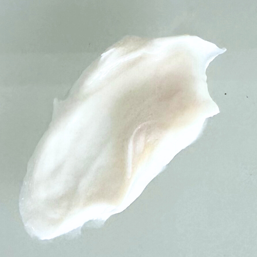 MASAMI styling cream texture showing lightweight formula