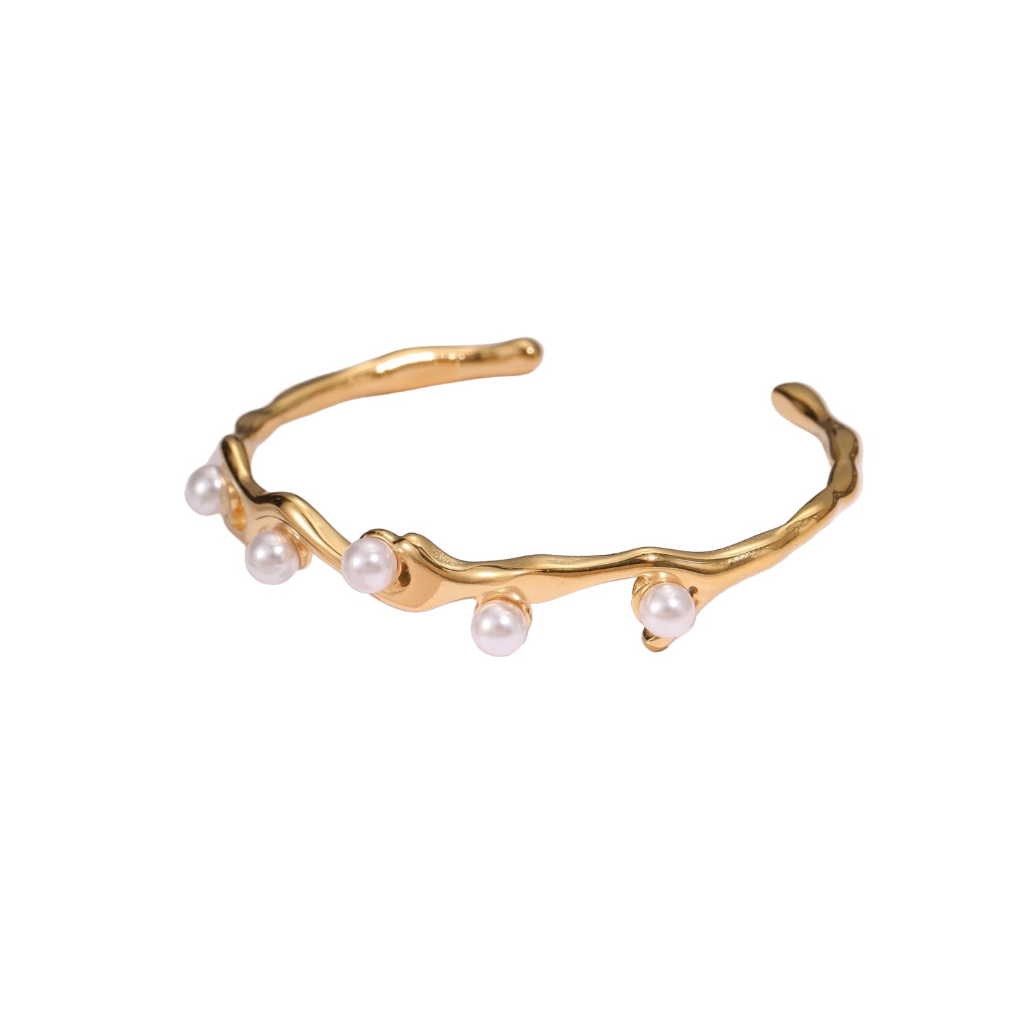 Gold bracelet with pearls