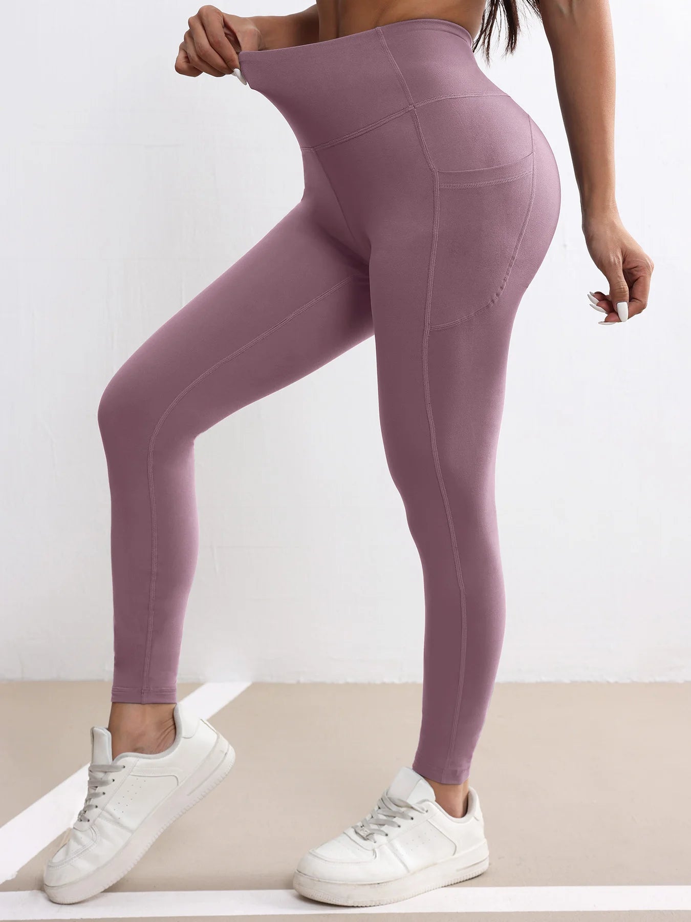 Women's squat-proof camouflage sports leggings for gym workouts