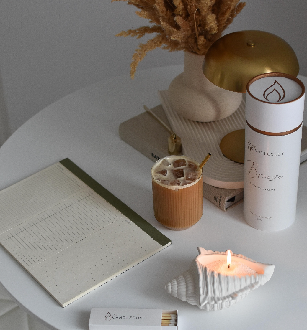 Candlebust Diamond Dust product packaging with included wicks