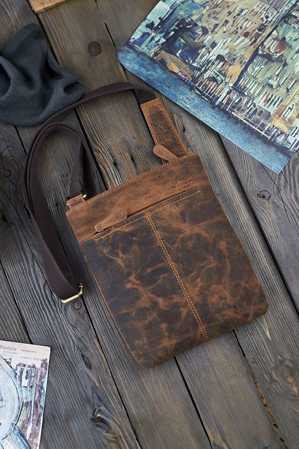 Natural brown leather crossbody bag