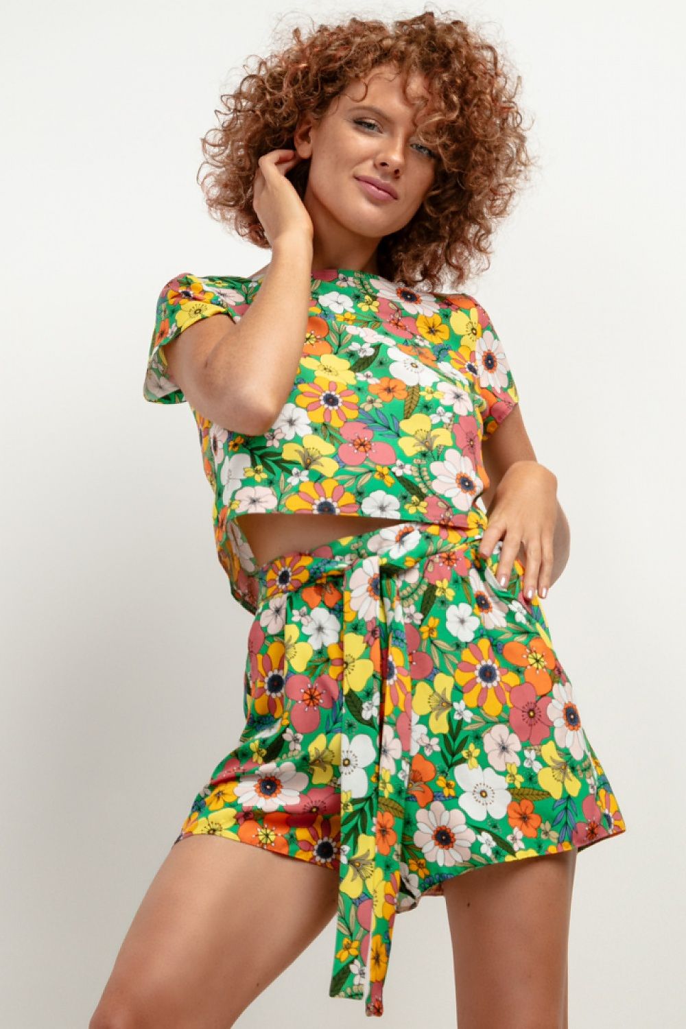 colorful floral two-piece linen short outfit