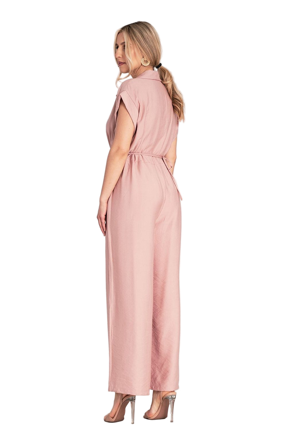 Elegant jumpsuit perfect for casual and semi-formal occasions