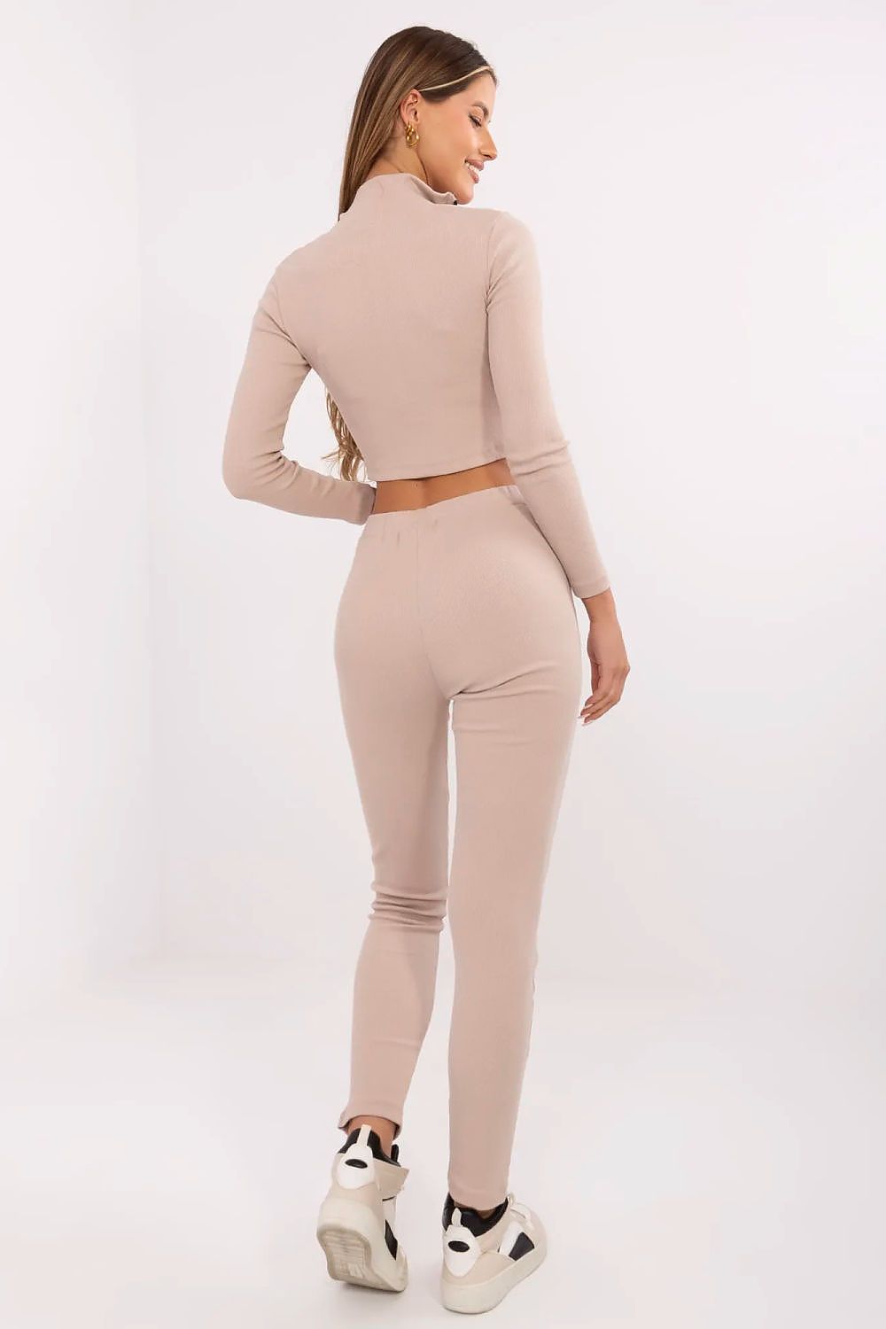 women’s minimalist lounge wear