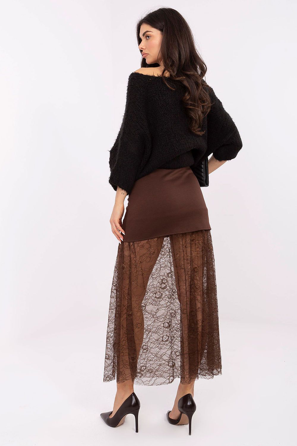 Feminine skirt in brown with textured lace detail and pull-on design
