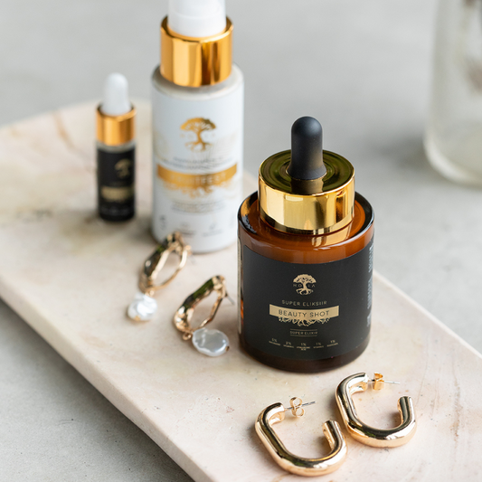 Mask and Exfoliator with natural fruit AHAs and hyaluronic acid for glowing skin.