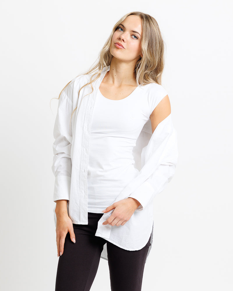 Woman wearing Breathable cotton blend fitted t-shirt in white 