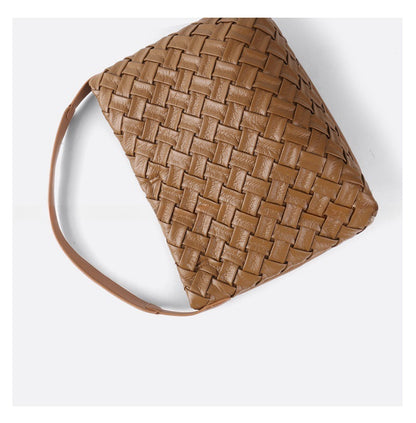 Brown woven crossbody handbag 
