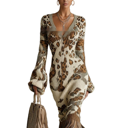 Abstract print knit dress in slim fit silhouette for festive occasions

