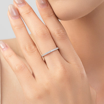 S925 sterling silver full zircon diamond ring close-up