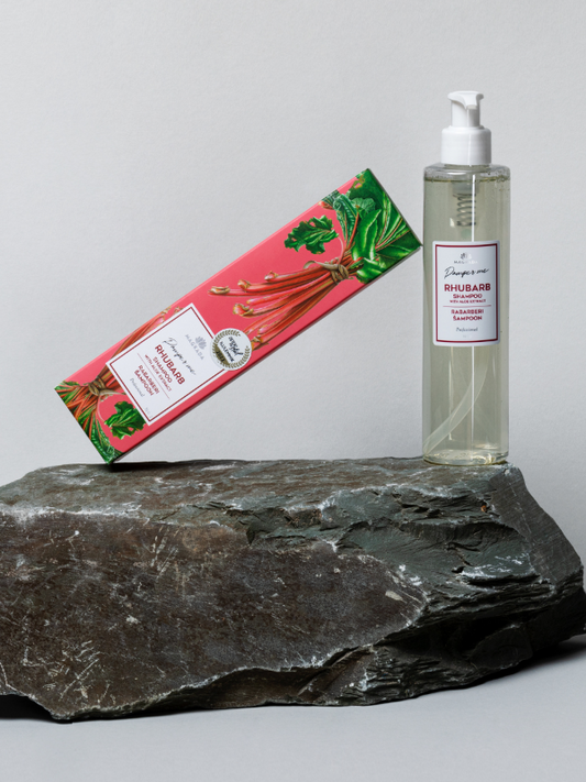 Aloe and Pro-Vitamin B5 infused shampoo for hydration and shine