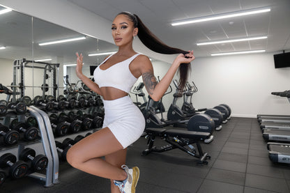
Women's white athletic lounge set in sizes L and XL
