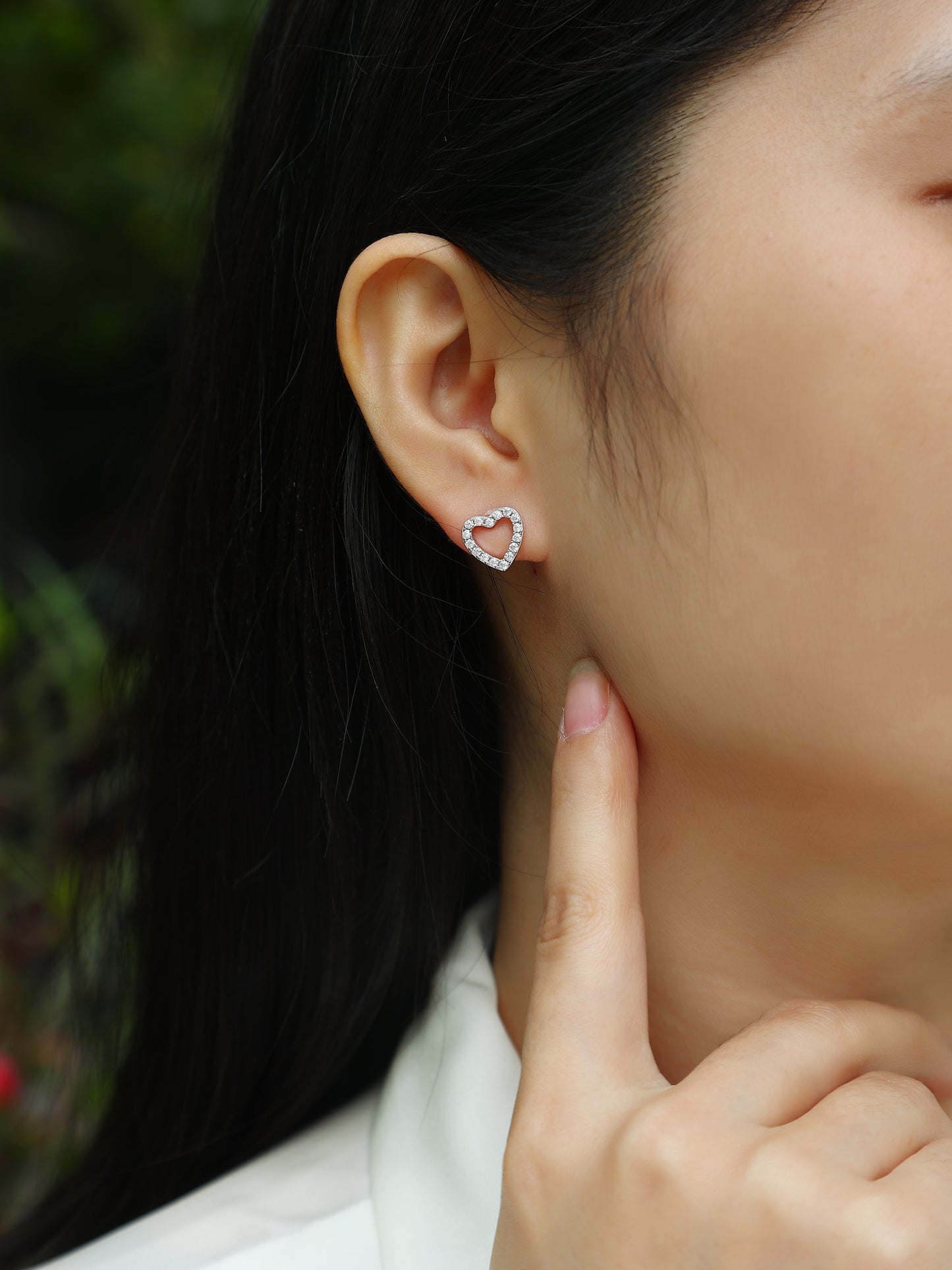 Platinum-plated bridal moissanite heart studs