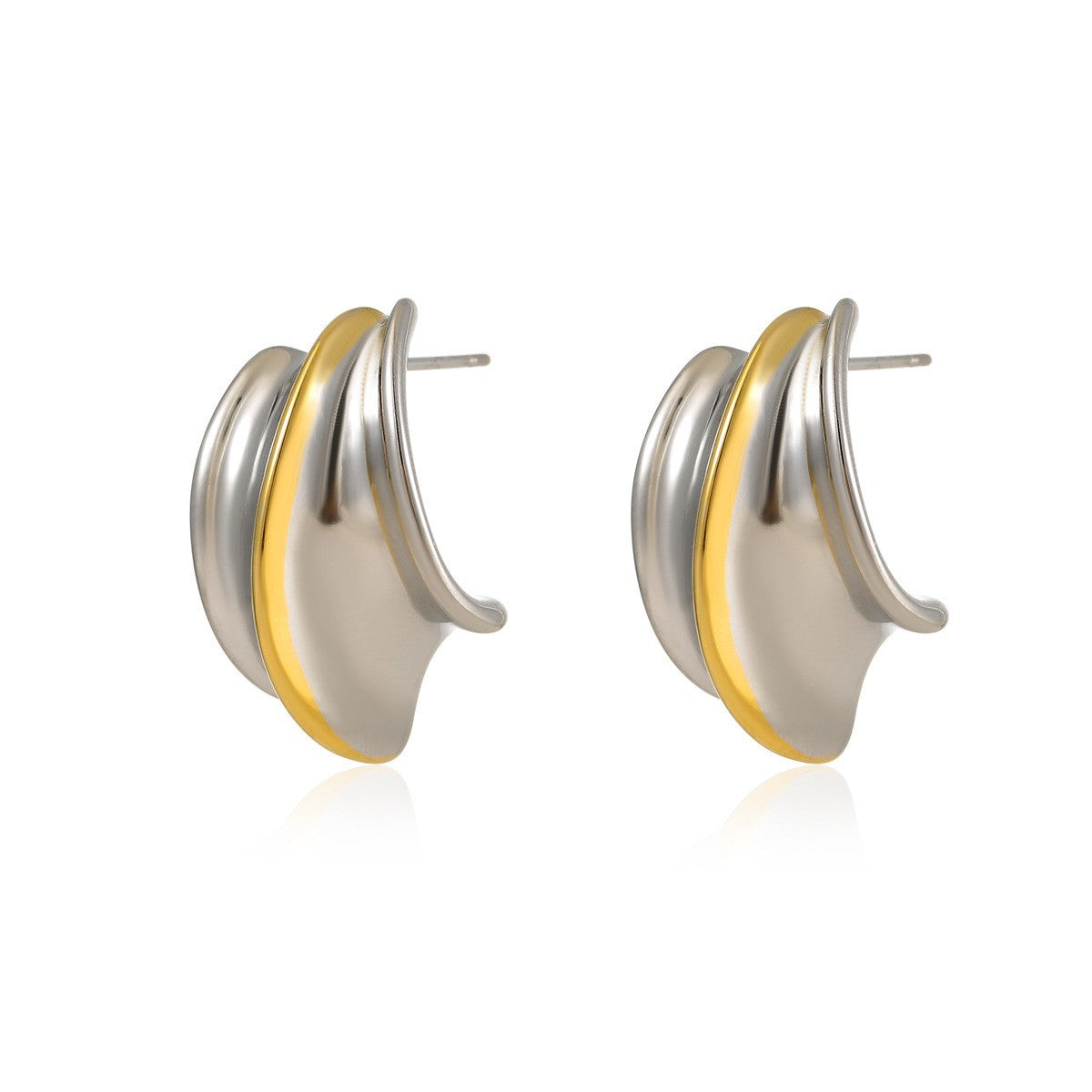 Pair of silver and gold earrings 