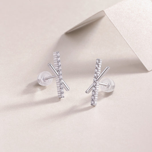 Silver earrings with clear diamond stones 