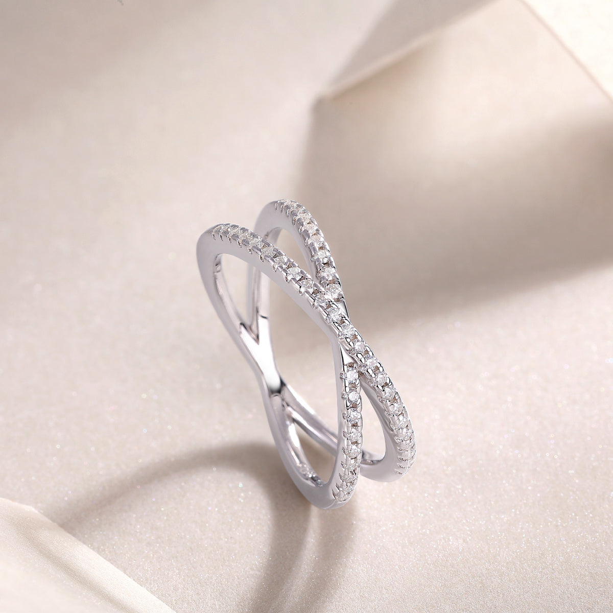 Fashion ring with two rows of moissanite diamonds
