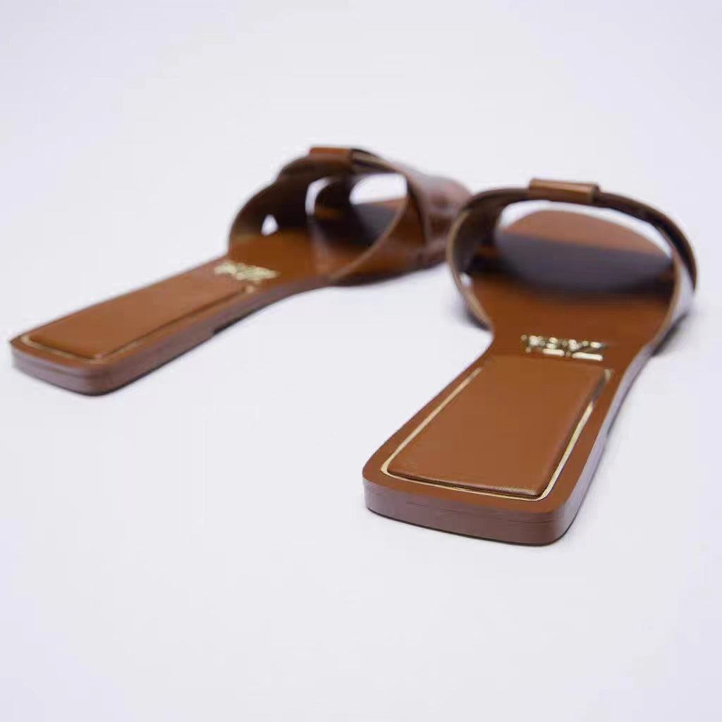 Lightweight women’s casual slippers in dark brown