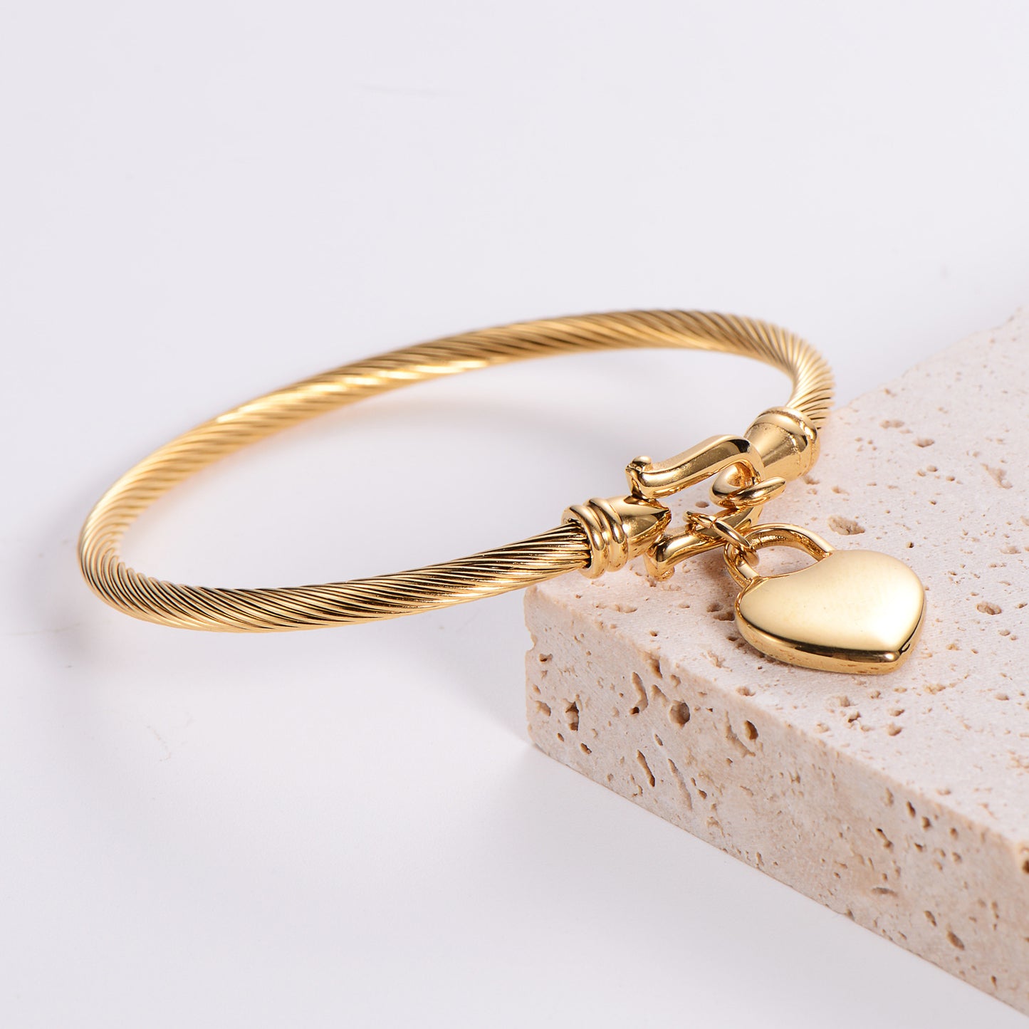 Gold heart-shaped stainless steel bracelet with 3mm cable wire design