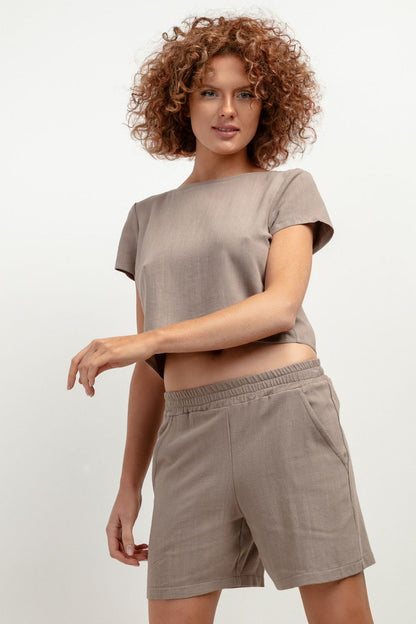 high‑quality women’s linen shorts with loose fit design
