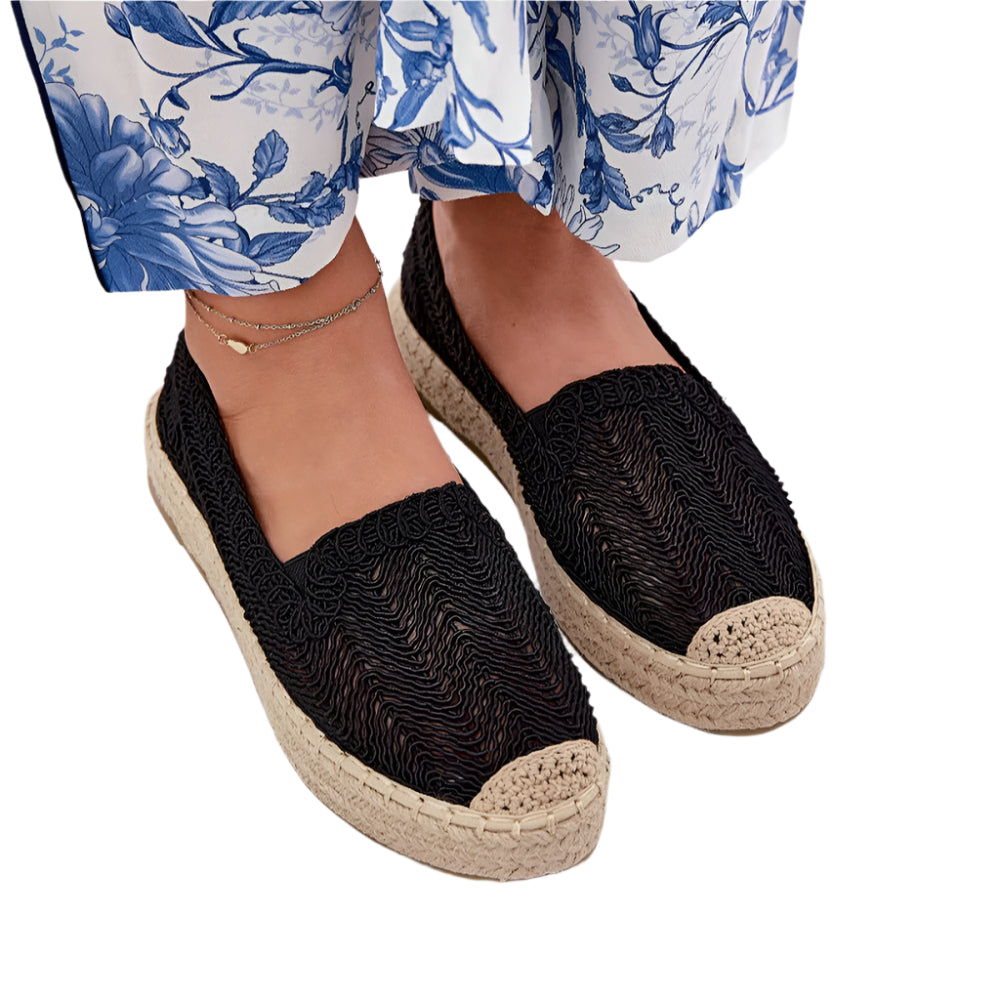 Comfortable black espadrilles with platform sole 