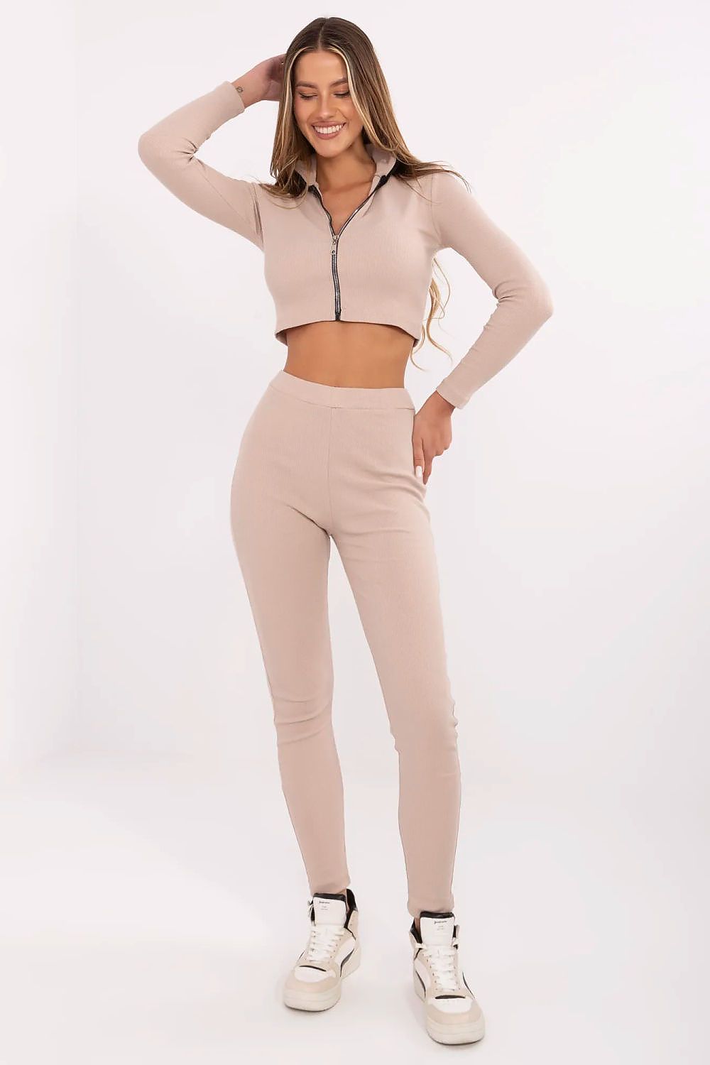 gym beige pants set outfit 