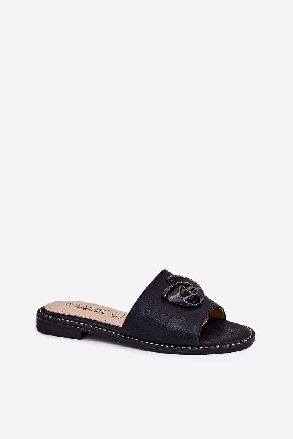 Black sleather sandal  for everyday wear 