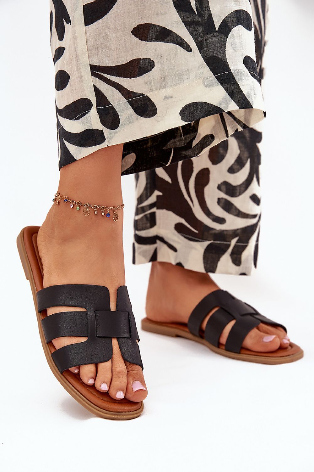 Black strappy sandals 