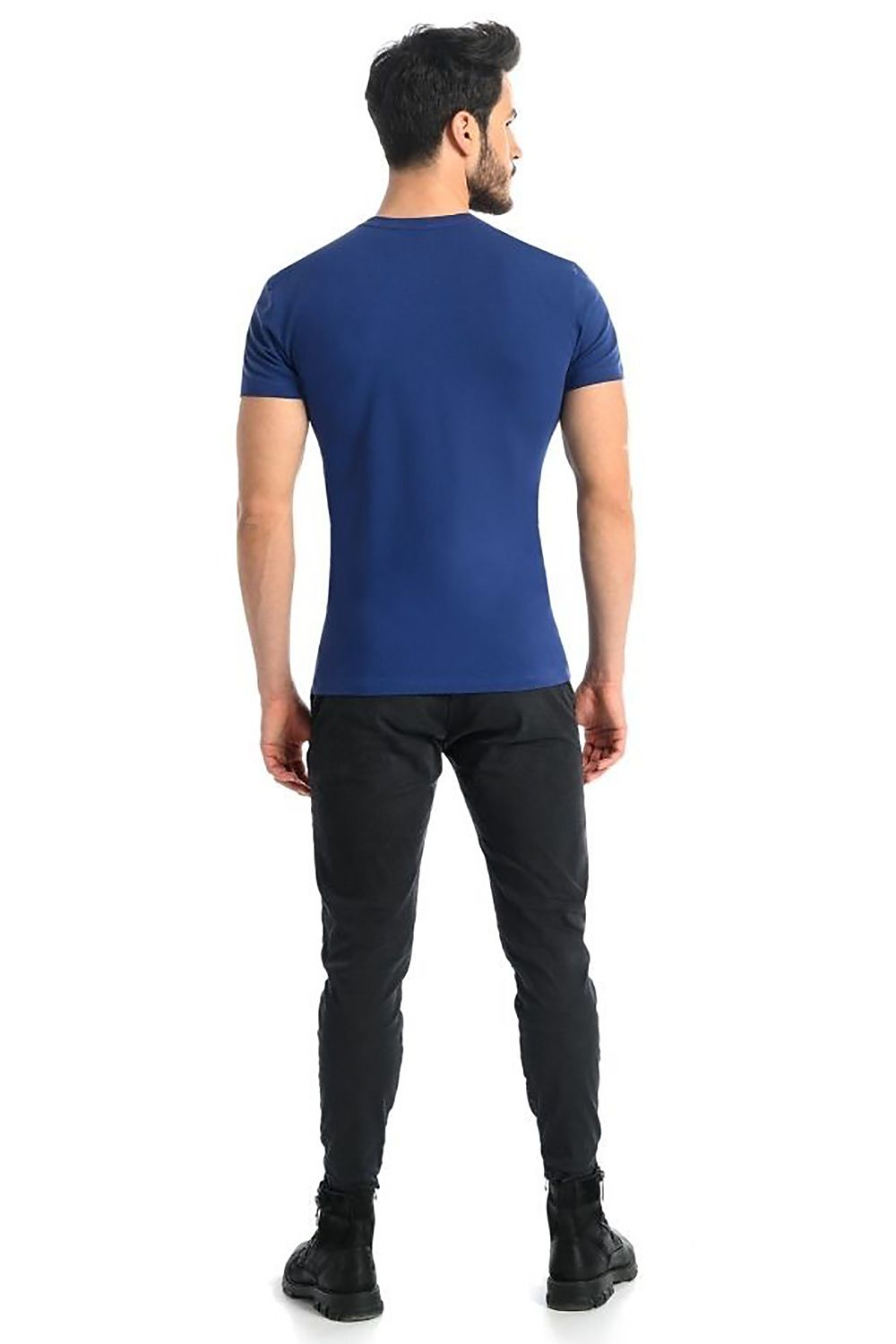 Teyli t-shirt back detail showing quality construction and fit