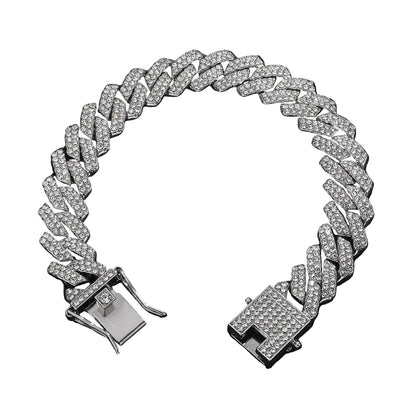 Silver chain bracelet with diamond-like stones 