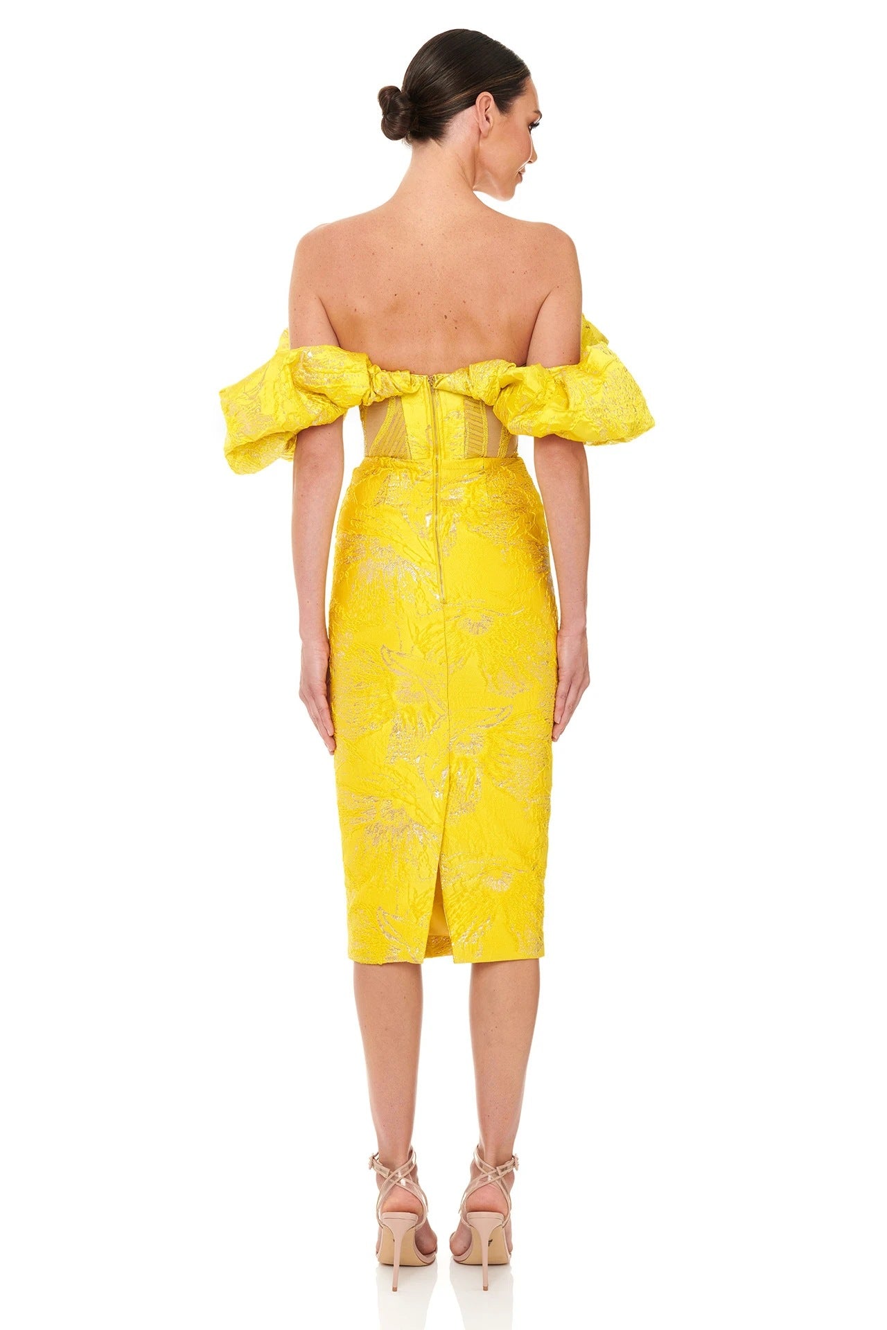 Yellow off-shoulder pencil dress with voluminous puff sleeves for formal events

es