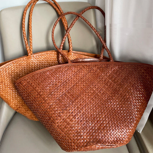 Brown woven handbag 